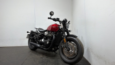 Triumph Bonneville Bobber Black
